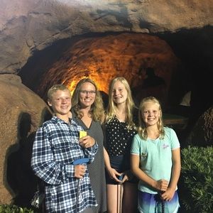 Meet your Posher, Kasey